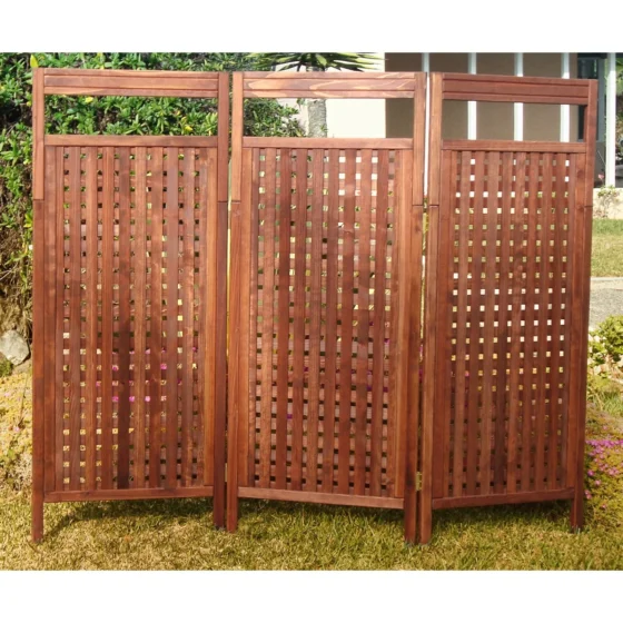Outdoor Folding Screen for Flexible Privacy
